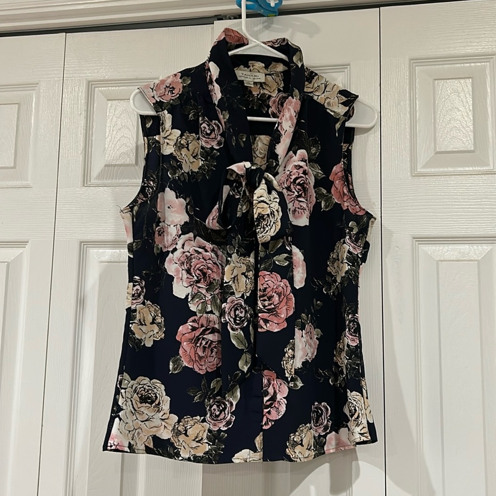 Tamari sleeveless medium blouse navy with flowers